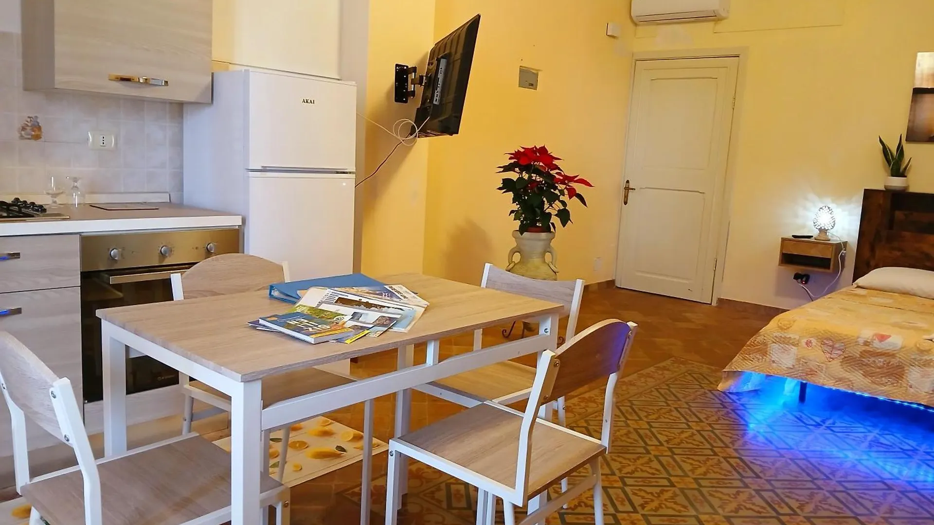 *** Guest house Villa Laura Apartment Giardini Naxos Italy