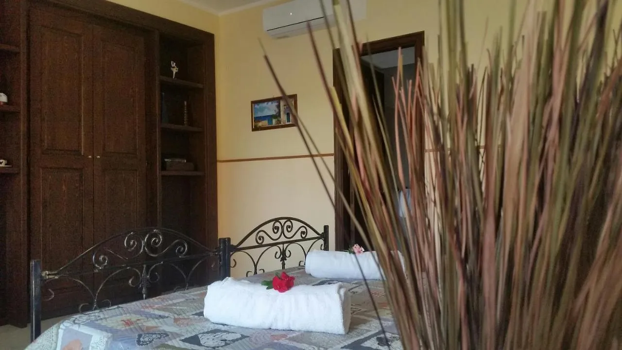 בית הארחה גיארדיני נאקסוס Villa Laura Apartment